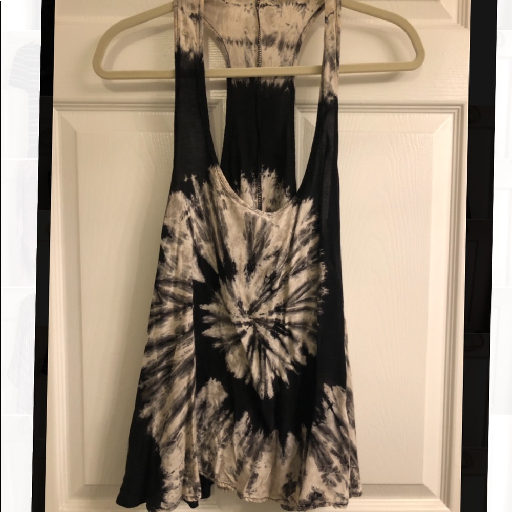 Tye-dye tank